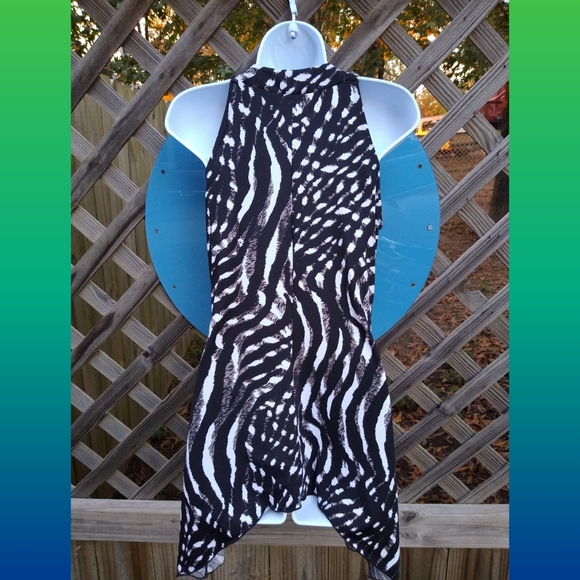 NEW DIRECTIONS beaded shark bite tunic - Picture 3 of 4